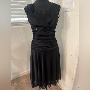 Elegant Black Evening Dress with Sequin Detail